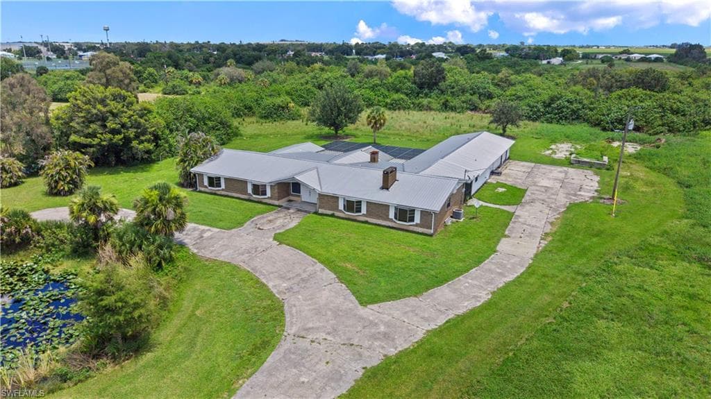 1085 West Ave, Moore Haven