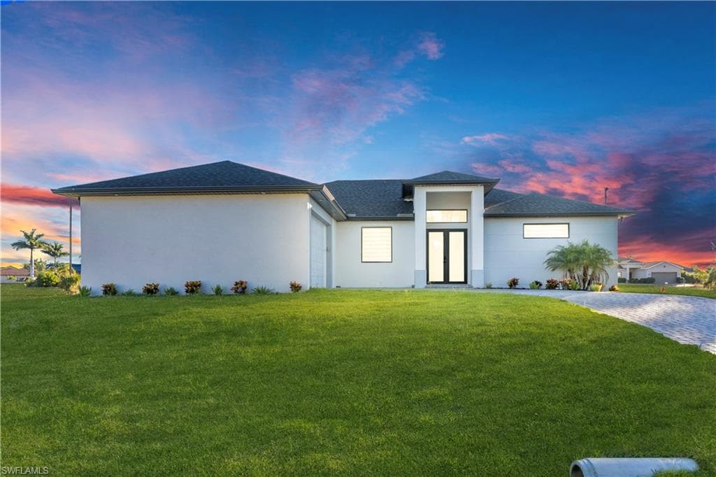 911 37th Pl, Cape Coral, photo 2