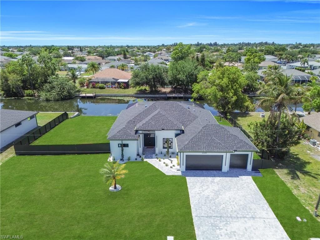 1114 8th Pl, Cape Coral, photo 2