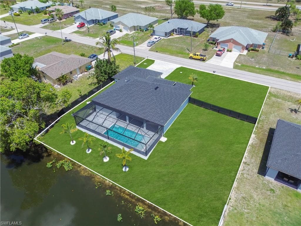 1114 8th Pl, Cape Coral, photo 3