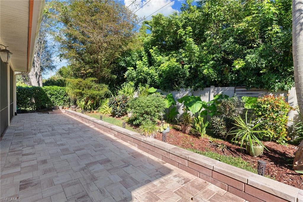 4778 Europa Dr, Naples, photo 2