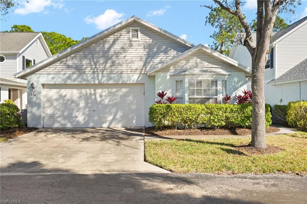 3141 Carriage Cir, Naples