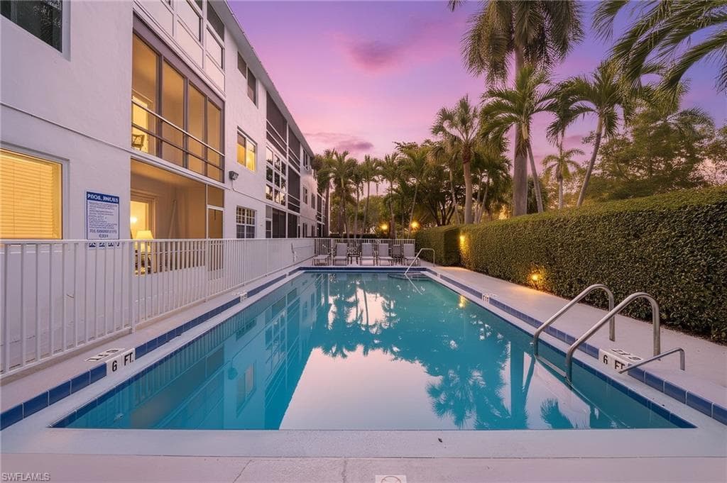 72 7th St #206, Naples, photo 2
