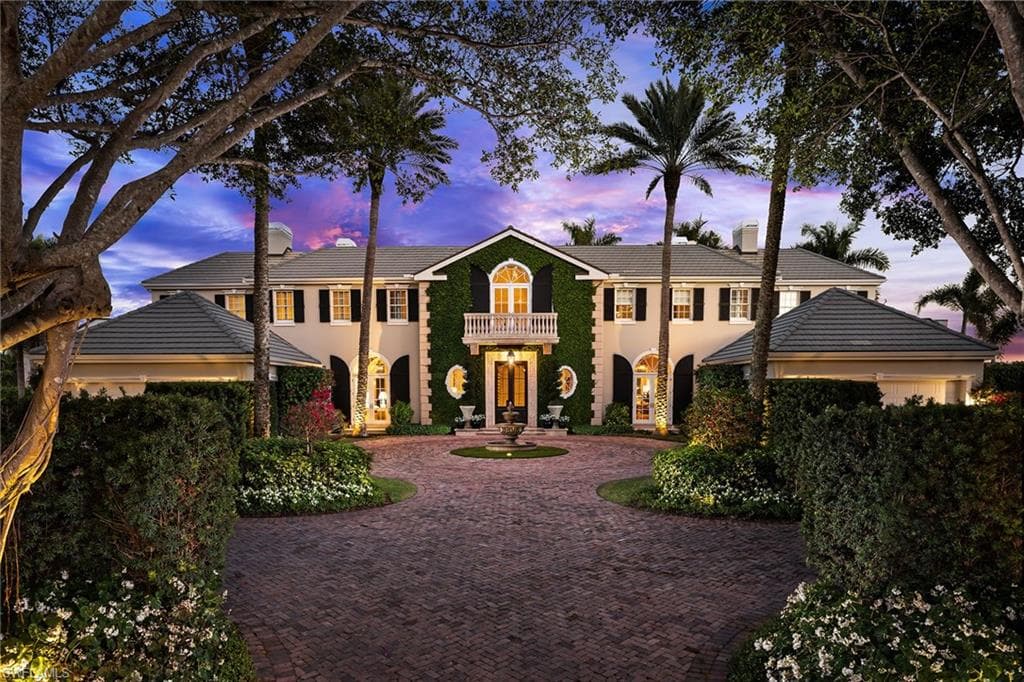1975 Galleon Dr, Naples