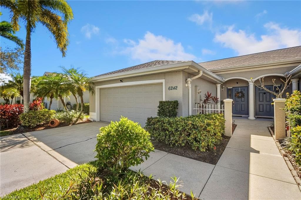 6242 Mandalay Cir #55, Naples