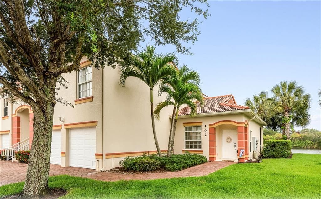 25085 Peacock Ln #102, Naples, photo 2