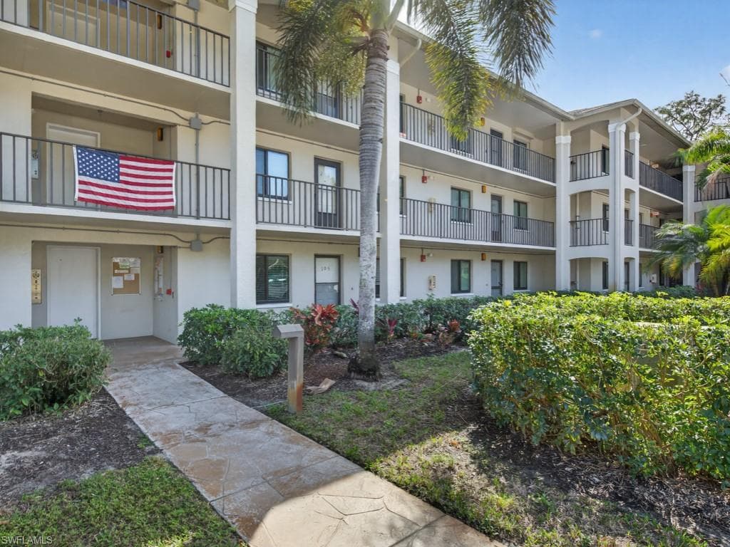 5792 Deauville Cir #a207, Naples