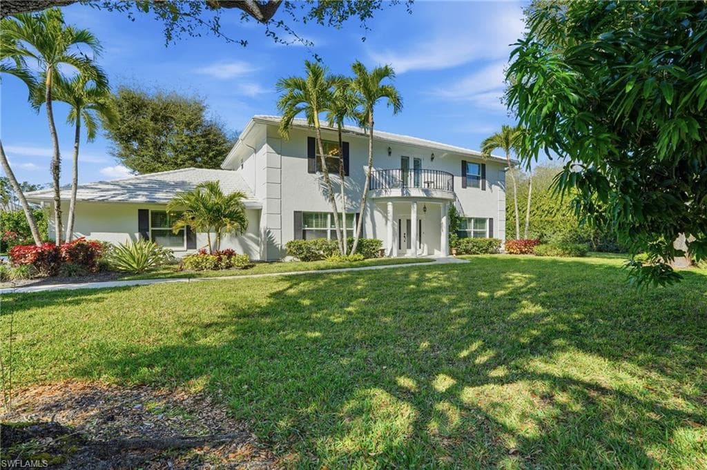 7395 Stonegate Dr, Naples