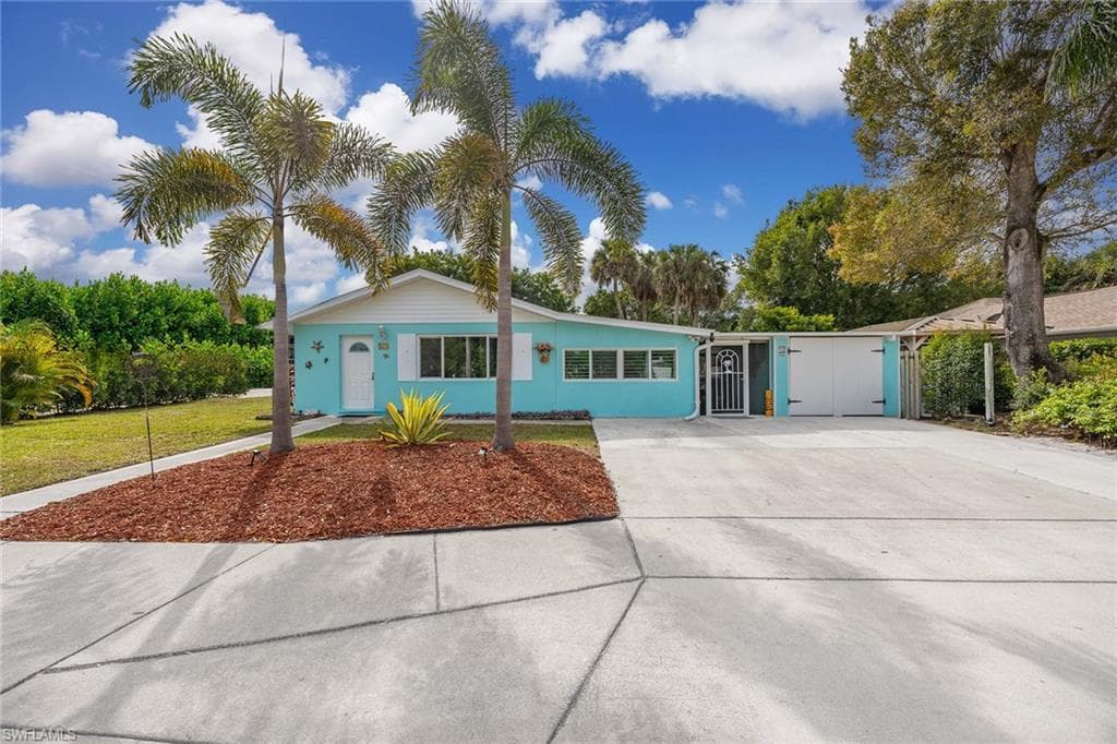 10690 Crockett St, Bonita Springs, photo 2