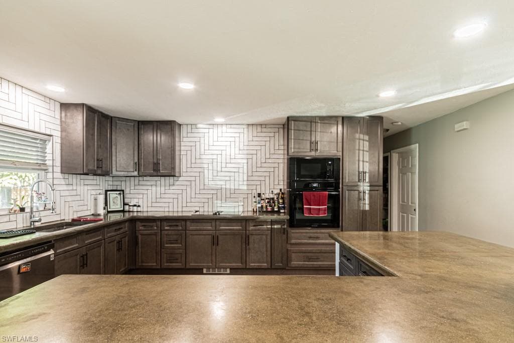 3771 31st Ave, Naples, photo 3