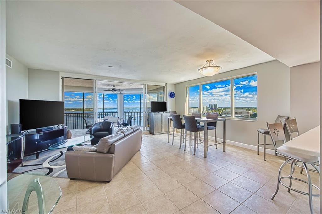 2090 First St #1810, Fort Myers, photo 3