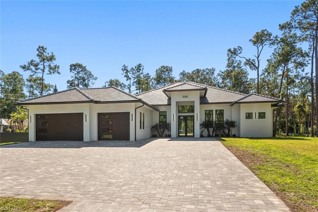 5080 Hickory Wood Dr, Naples