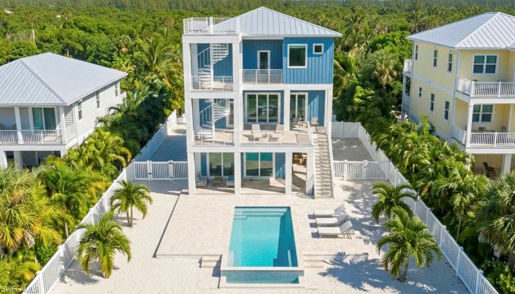 168 Chapel St, Fort Myers Beach, photo 2