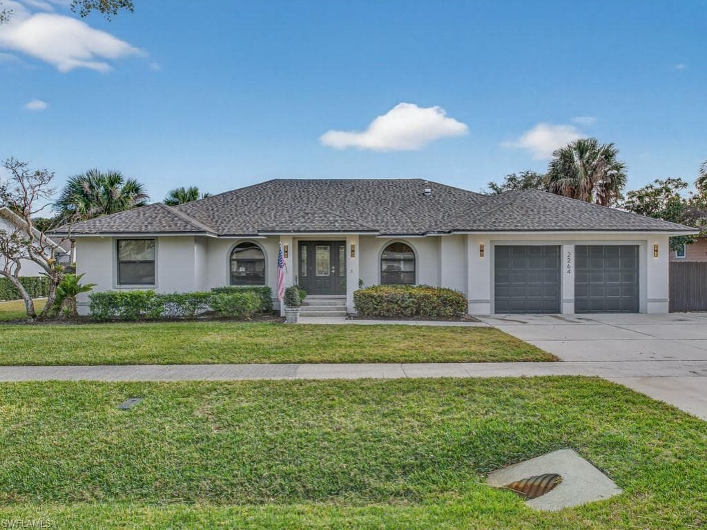 2264 Outrigger Ln, Naples