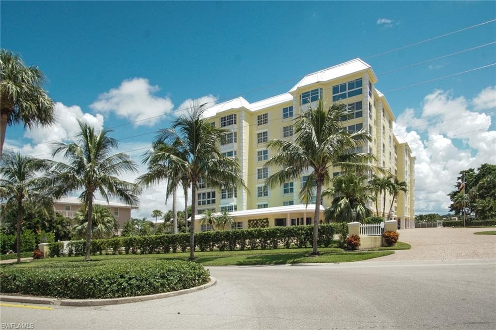 1900 Gulf Shore Blvd #303, Naples, photo 2