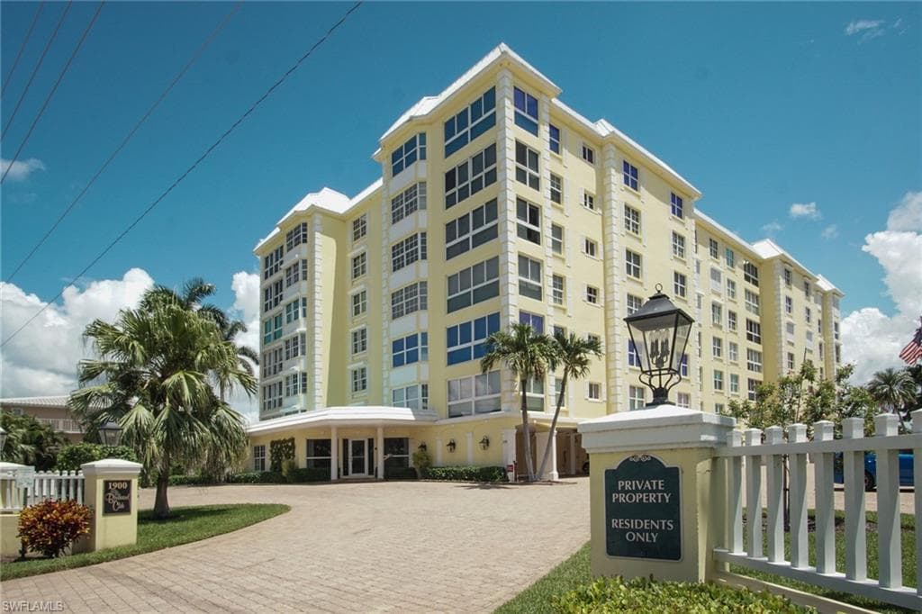 1900 Gulf Shore Blvd #303, Naples, photo 3