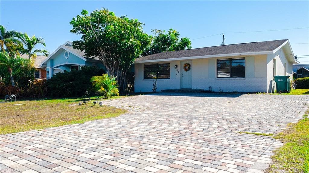 814 109th Ave, Naples