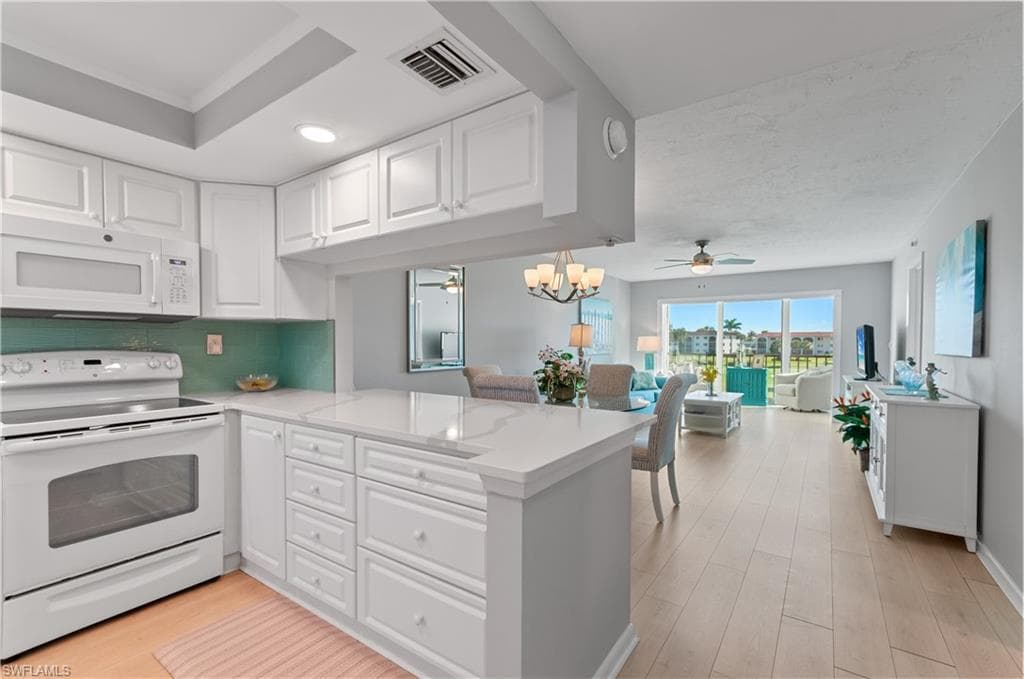 13 High Point Cir #203, Naples, photo 3