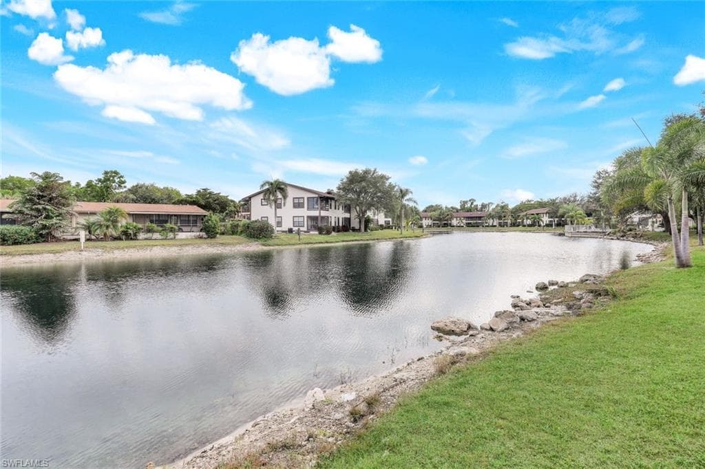 5229 Treetops Dr #i, Naples