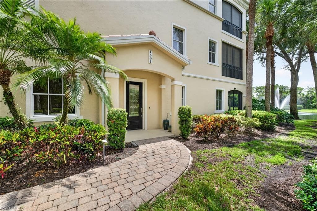 2621 Estrella Ct #1601, Naples, photo 2