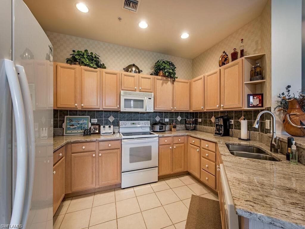 8225 Danbury Blvd #1-102, Naples, photo 3