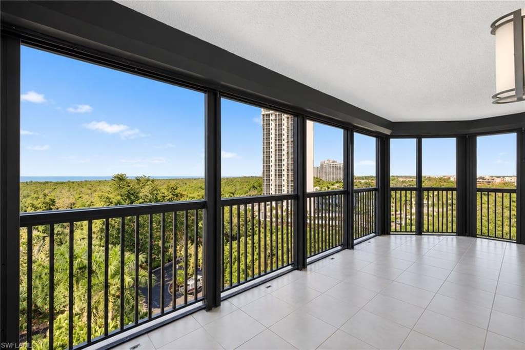 6075 Pelican Bay Blvd #706, Naples, photo 2