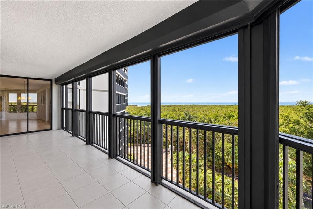 6075 Pelican Bay Blvd #706, Naples