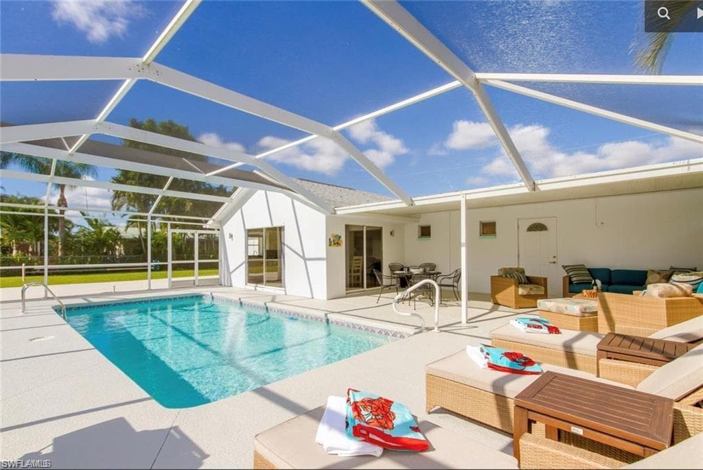 1438 Windsor Ct, Cape Coral, photo 2