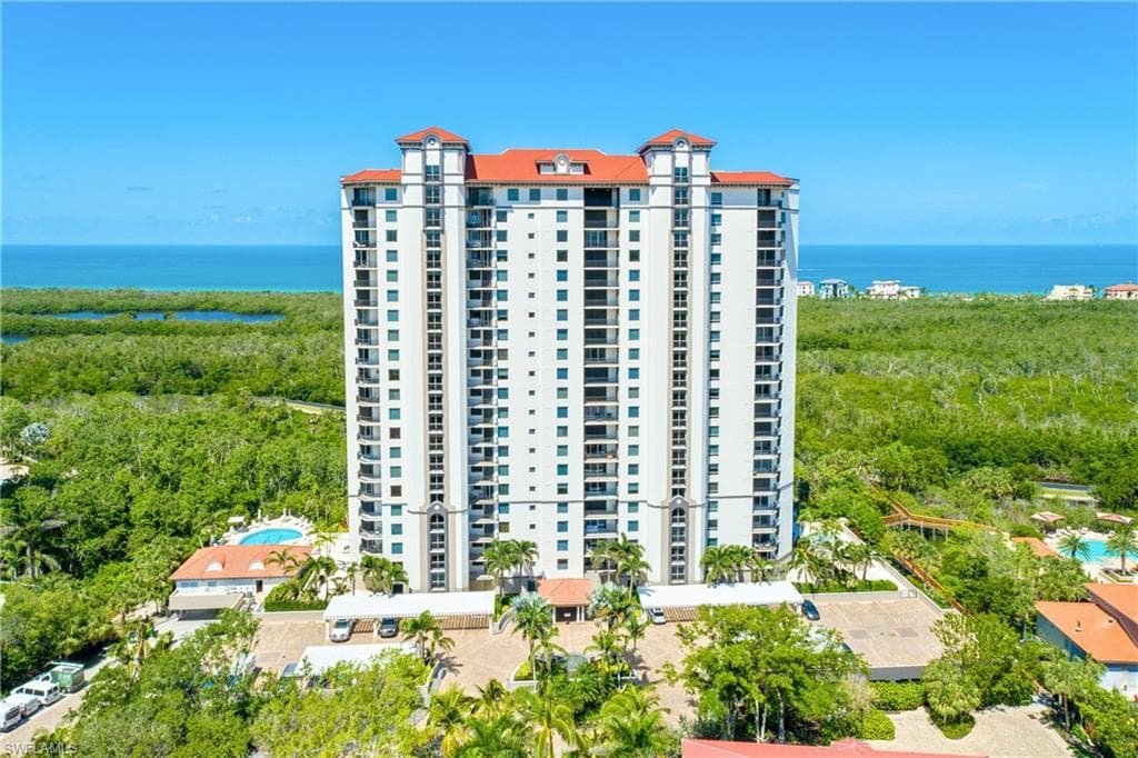 7225 Pelican Bay Blvd #402, Naples, photo 2