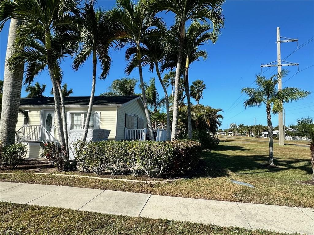 1671 Diamond Lake Cir, Naples, photo 3