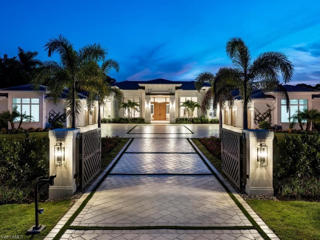 601 Carica Rd, Naples