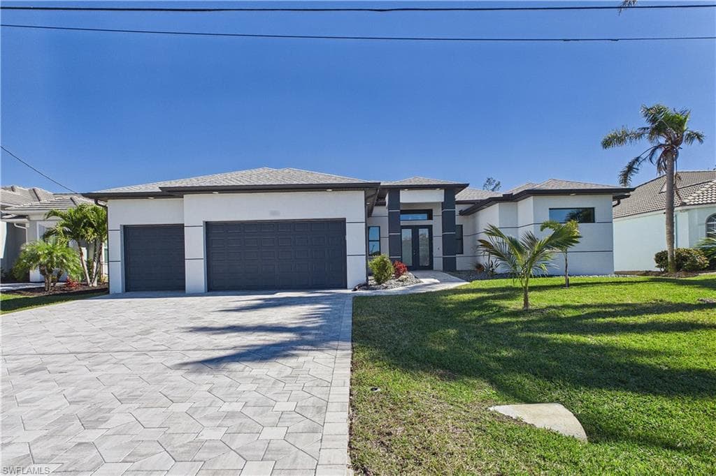 3121 26th Pl, Cape Coral