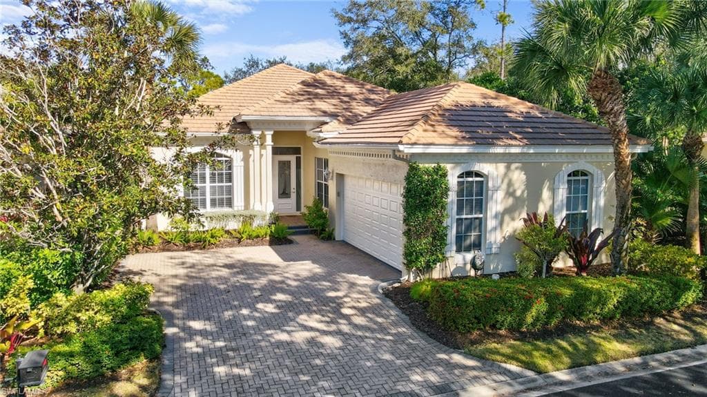 3660 Olde Cottage Ln, Bonita Springs, photo 3