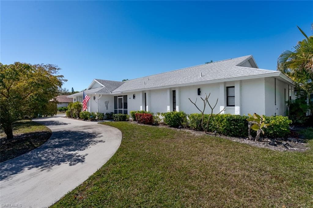 661 Valley Dr, Bonita Springs