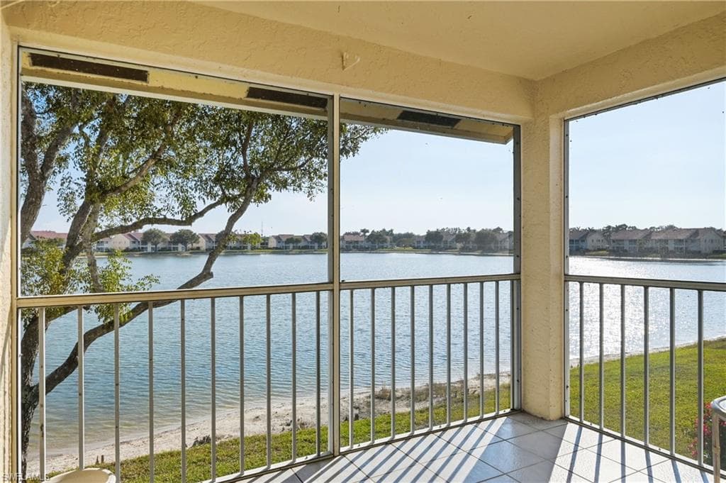 7760 Emerald Cir #s202, Naples