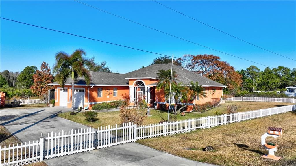 836 Worth Ave, Lehigh Acres, photo 2