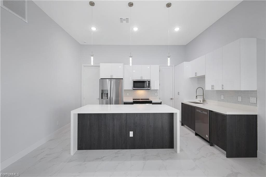 901 19th Ter, Cape Coral, photo 3