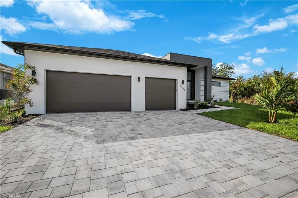 901 19th Ter, Cape Coral
