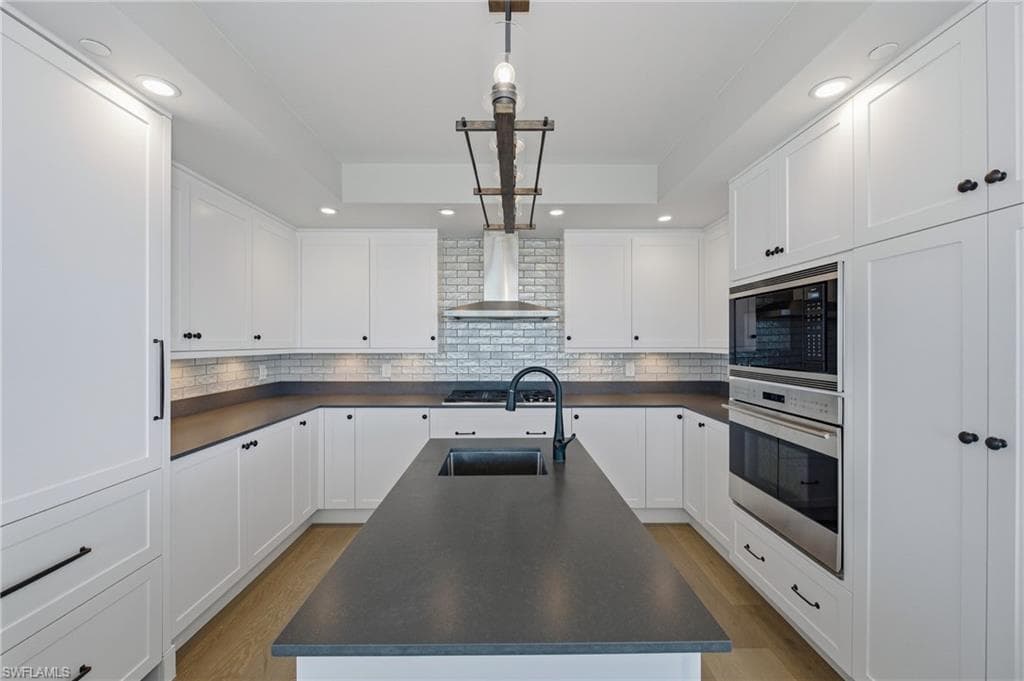 13665 Vanderbilt Dr #501, Naples, photo 3