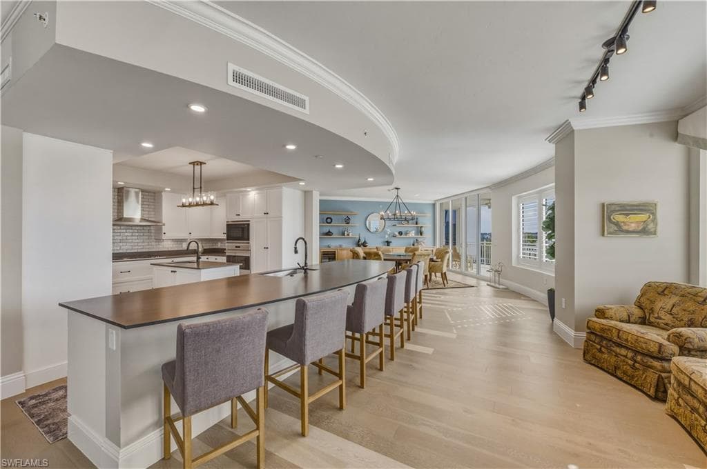 13665 Vanderbilt Dr #501, Naples