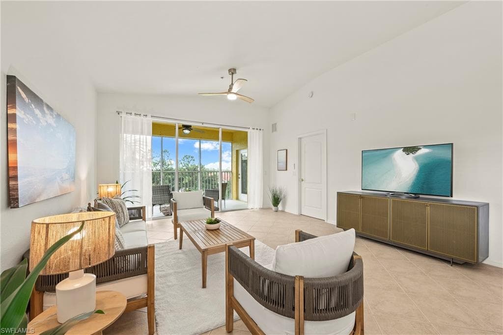 6820 Sterling Greens Pl #401, Naples, photo 2