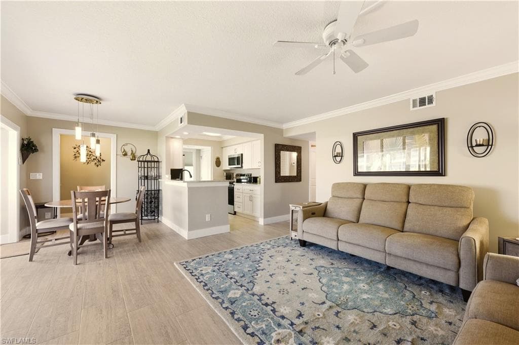 1155 Sandpiper St #b7, Naples