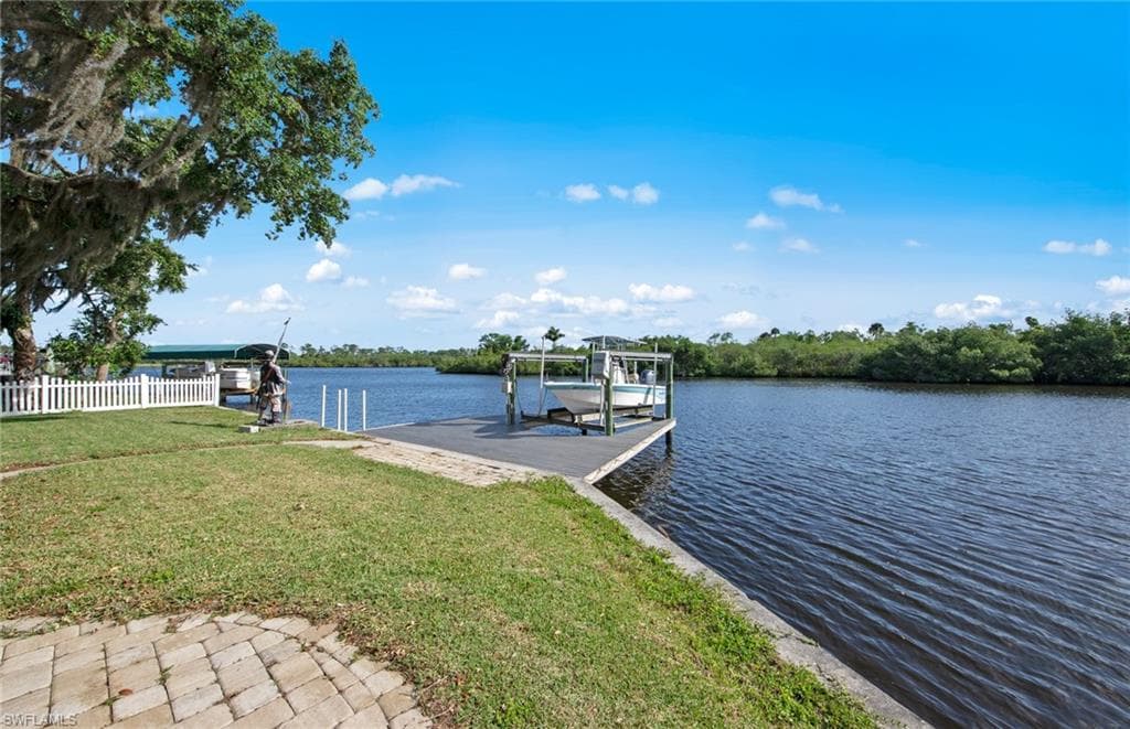 13782 River Forest Dr, Fort Myers
