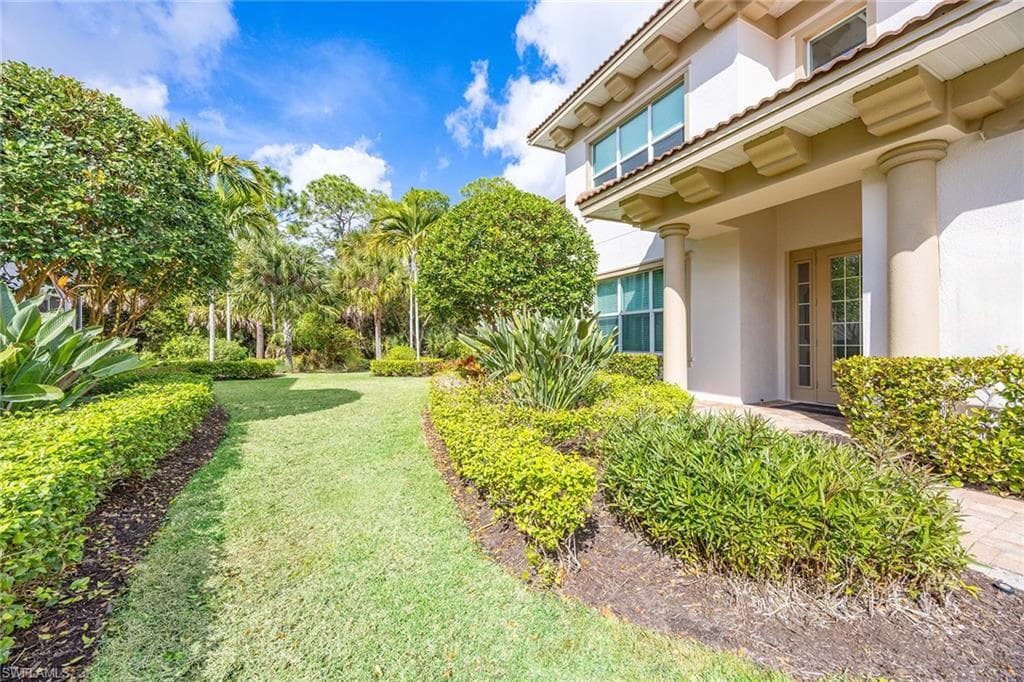 7825 Hawthorne Dr #2103, Naples, photo 2