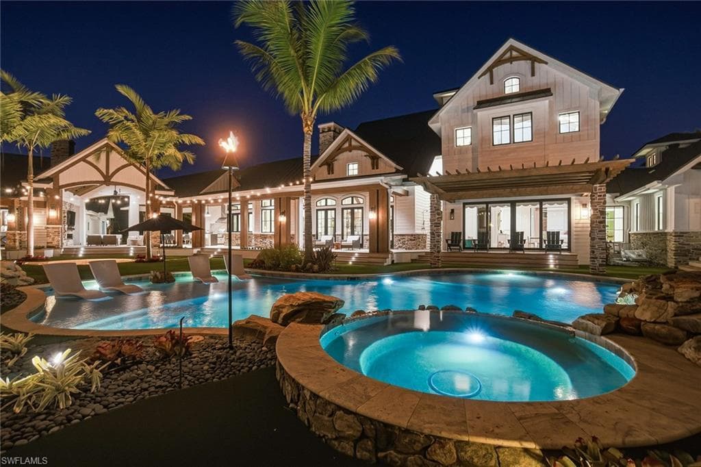 325 Cocohatchee Blvd, Naples