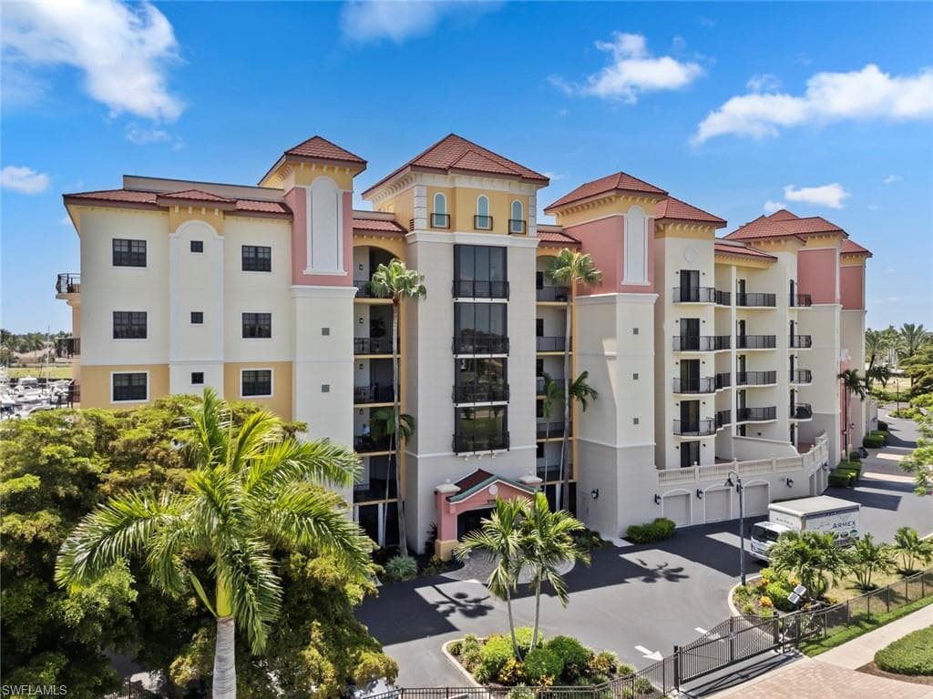 5706 Cape Harbour Dr #211, Cape Coral