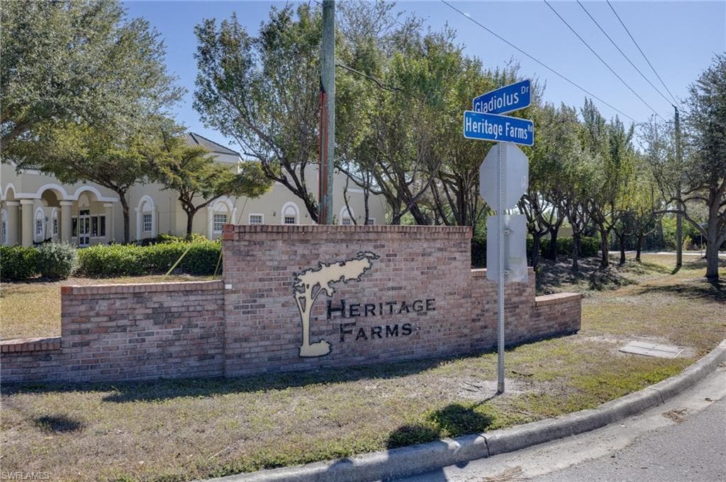 3739 Liberty Sq, Fort Myers, photo 2