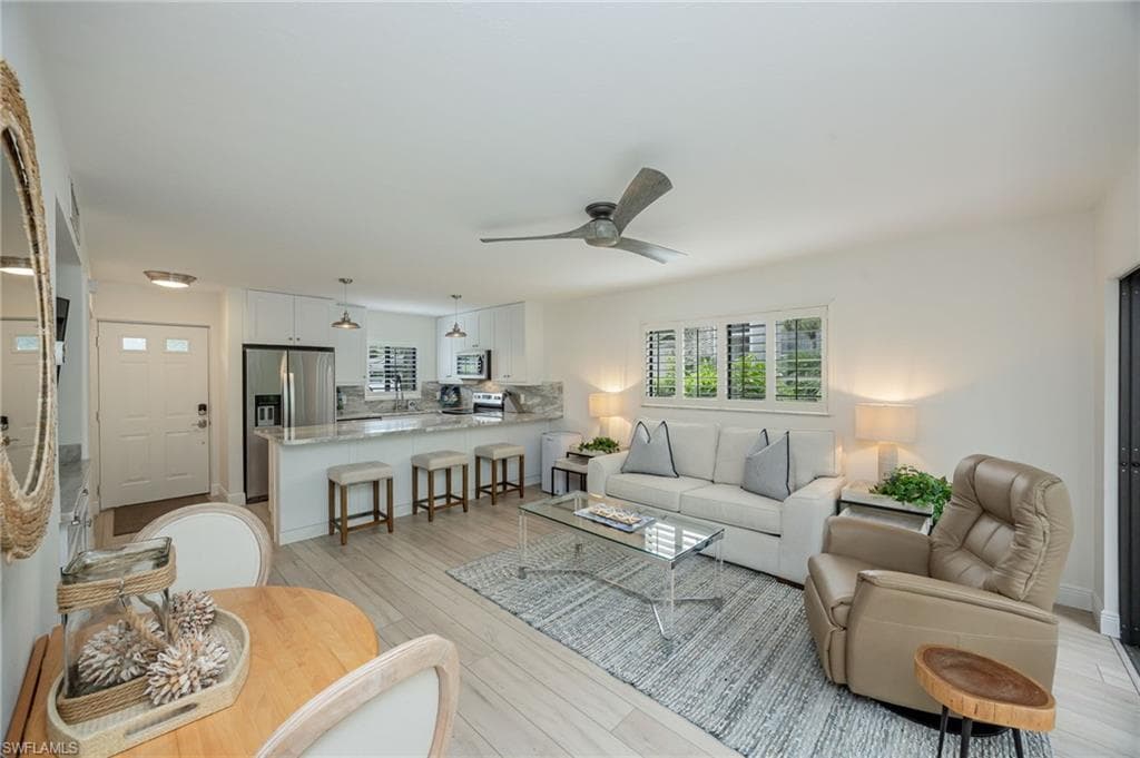 746 Eagle Creek Dr #101, Naples