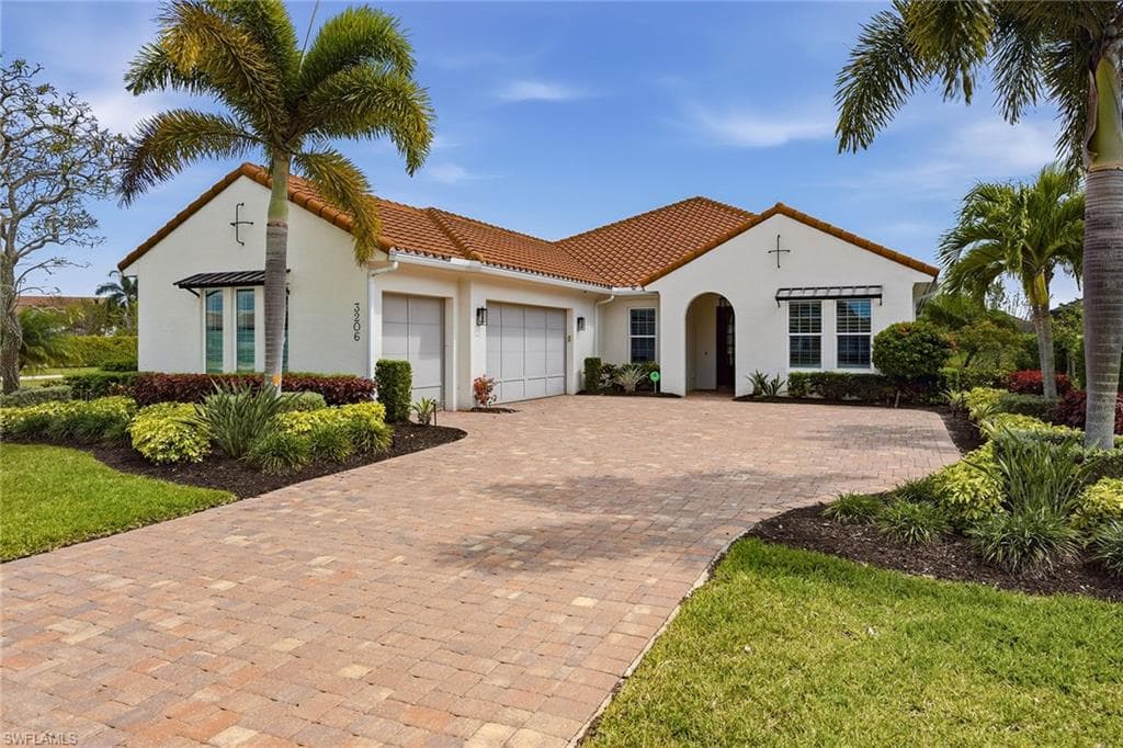 3206 Cotuit Ln, Naples