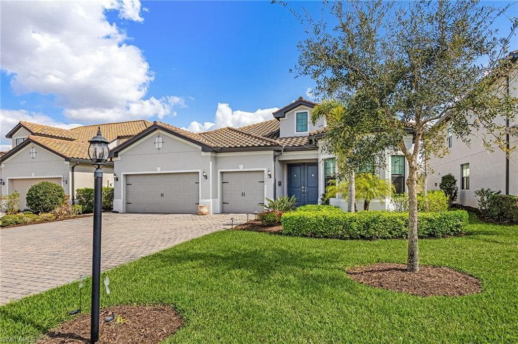 17526 Elkgrove Ln, Estero, photo 2